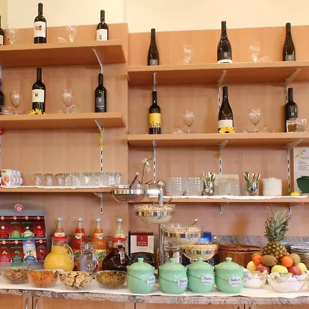 菲力品诺姆酒店